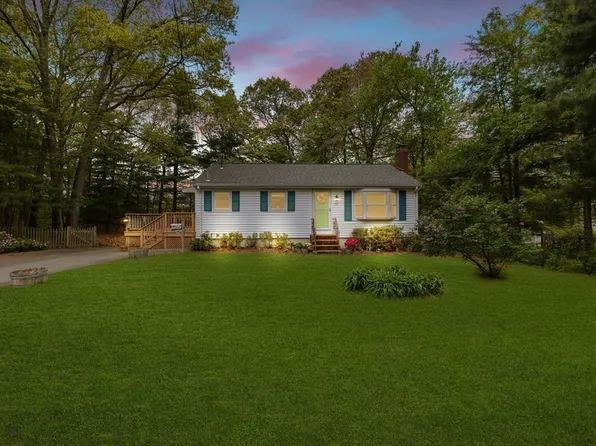 66 Suffolk St, Whitman, MA 02382