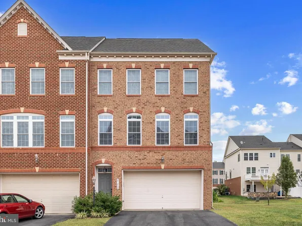 21262 Hyrst Grove Ter, Ashburn, VA 20147