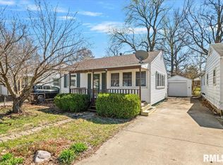 2352 E Keys Ave, Grandview, IL 62702