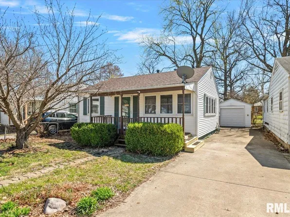 2352 E Keys Ave, Grandview, IL 62702