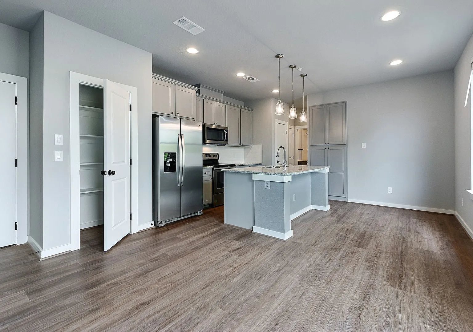 3132 Cockrell — Photo 3