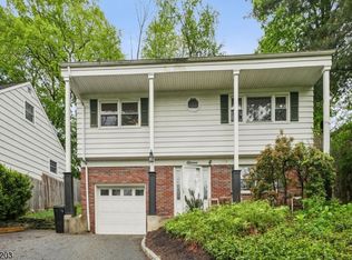 11 Beech Ct, Ringwood, NJ 07456