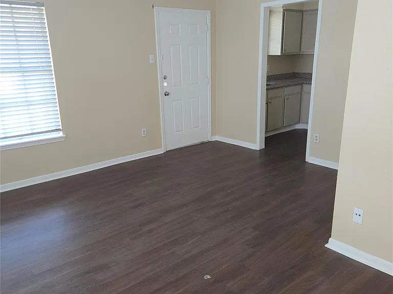 4710 Airport Blvd #203 — Photo 2