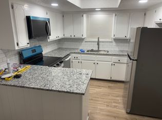 9005 N Roxbury Ter, Oklahoma City, OK 73132