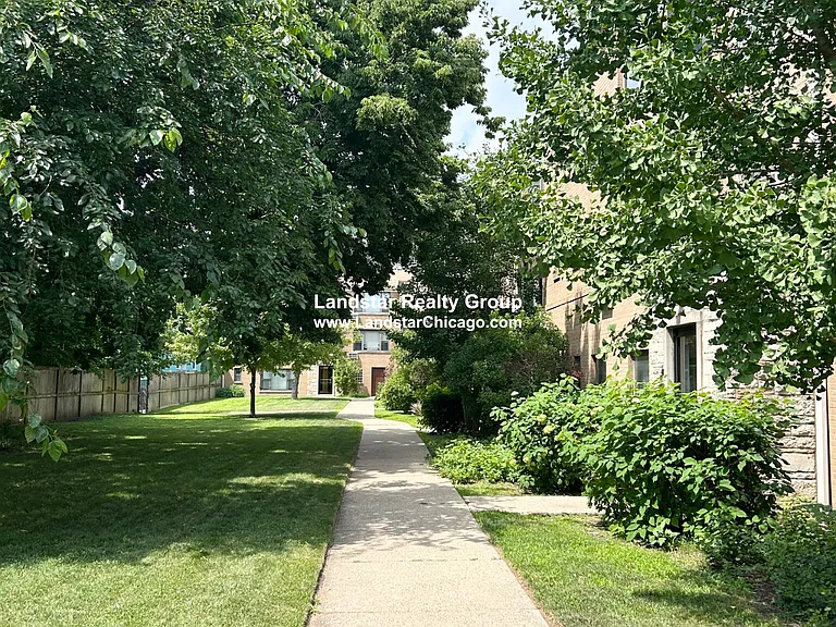 7320.5 N Ridge Blvd #2E — Photo 14