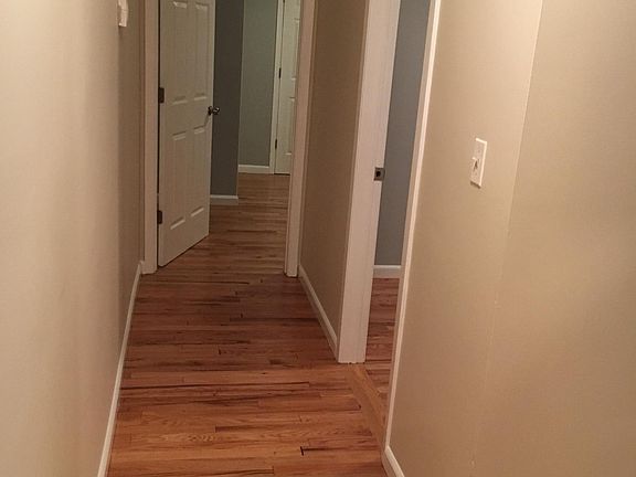 5th image of 160 Llewellyn Pl #A