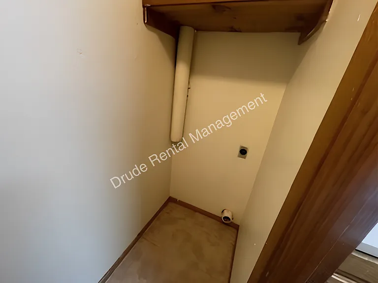 610 Old Covington Hwy — Photo 11