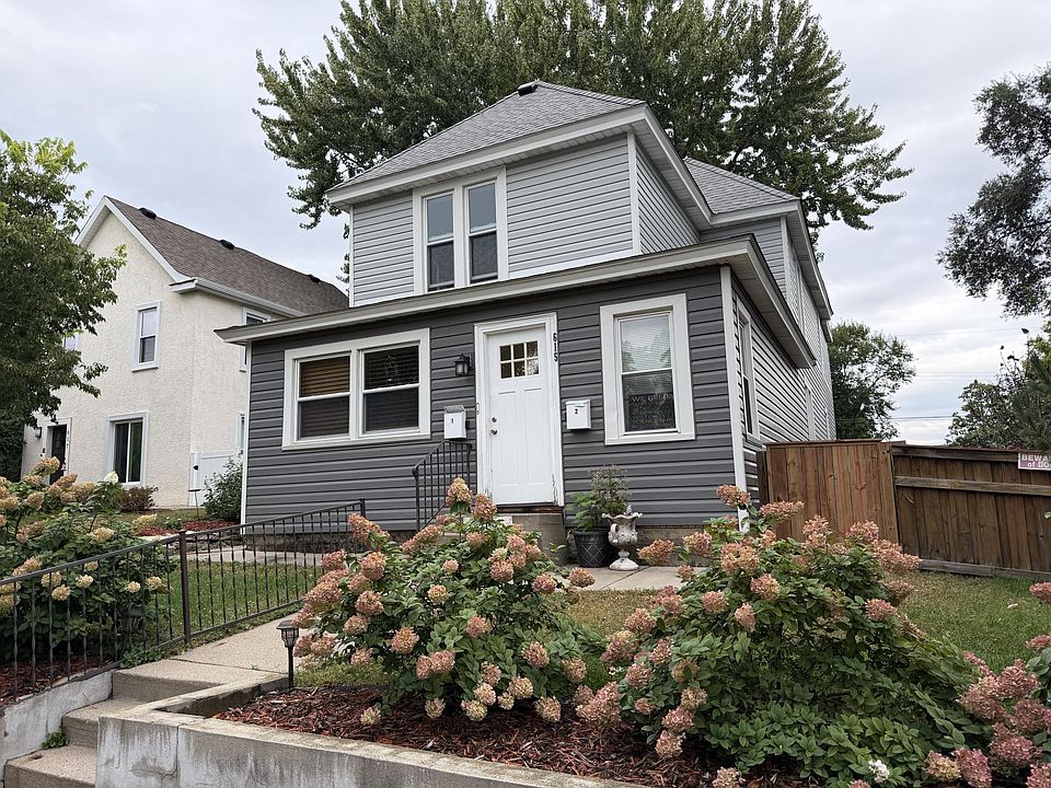 1st image of 615 Taylor St NE