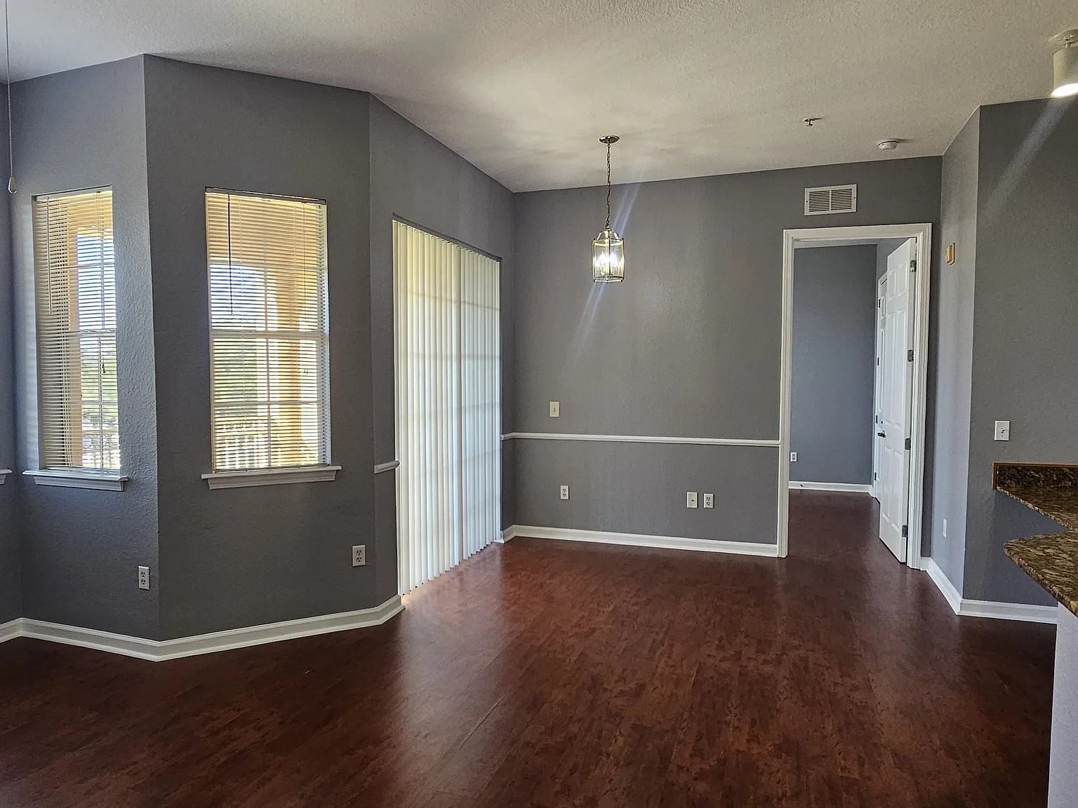 2 bed, 1261 sqft, $1,650 — Photo 4