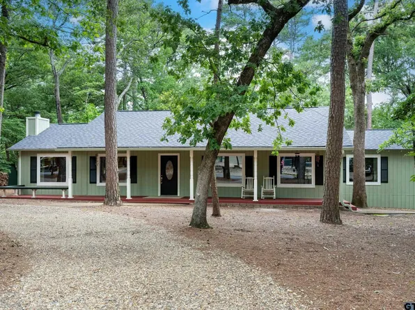 251 Elmwood Ln, Holly Lake Ranch, TX 75765