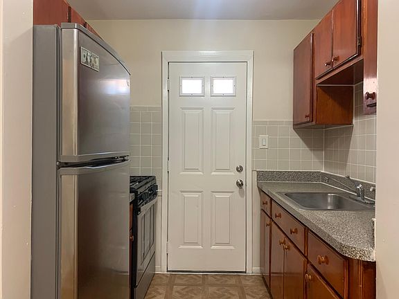 2nd image of 8922 187th St #2