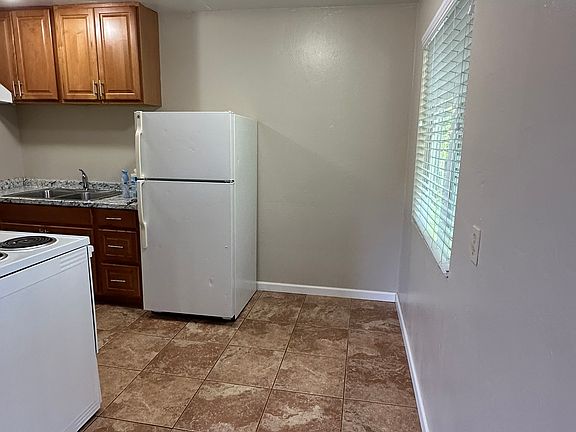 4th image of 655 Couper Dr APT C