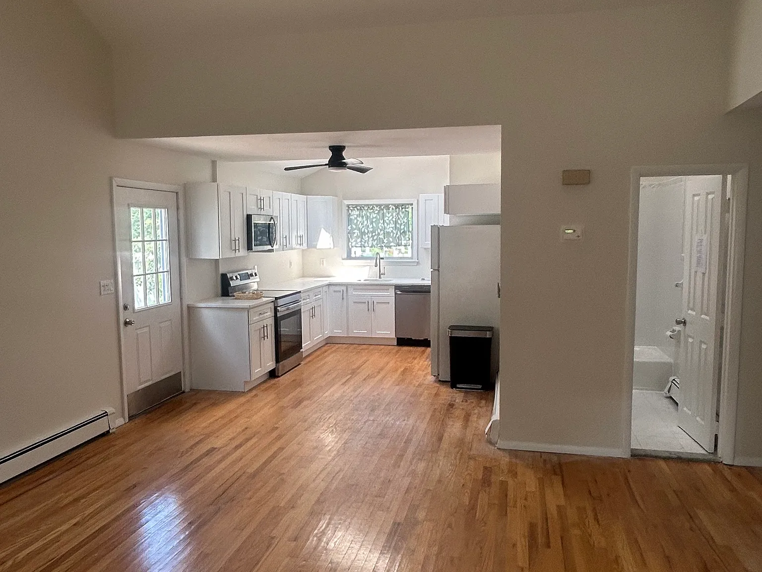 2 bed, 600 sqft, $4,000 — Photo 2