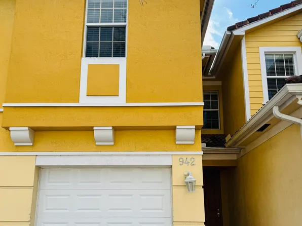 942 Pipers Cay Drive, West Palm Beach, FL 33415