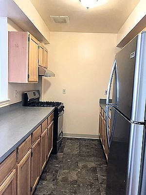 5th image of 172 Jefferson Ave #3