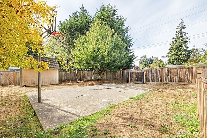 3rd image of 1323 S I Street