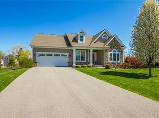 159 Thames Dr, West Henrietta, NY 14586