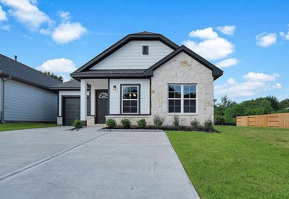 1st image of 11869 E Gate Dr