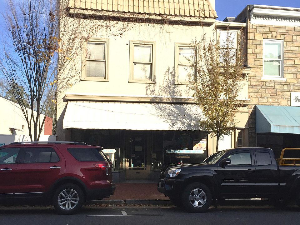 1st image of 821 Caroline St