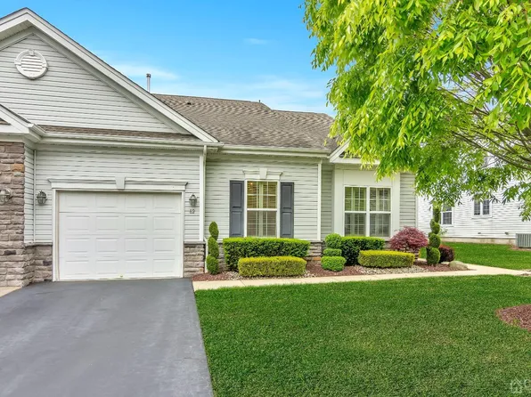 62 Timber Hill Dr, Monroe Township, NJ 08831