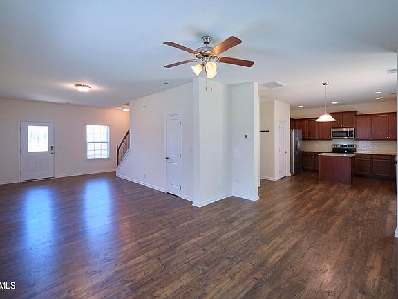 3rd image of 4826 Birchcrest Ln