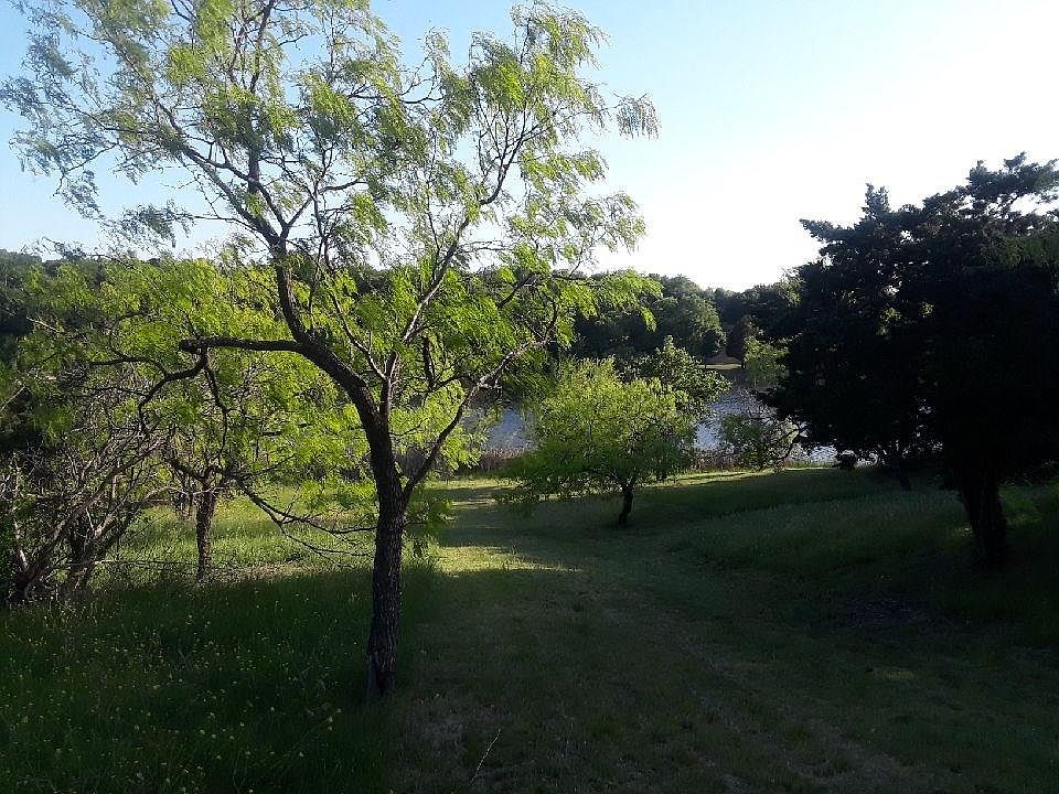 2nd image of 2624 Whispering Oaks Cv