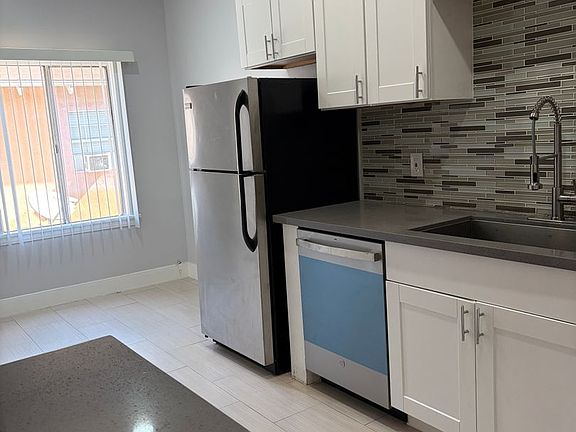 2nd image of 837 S Normandie Ave APT 205