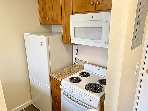 4th image of 312 Harvard Ave E #203