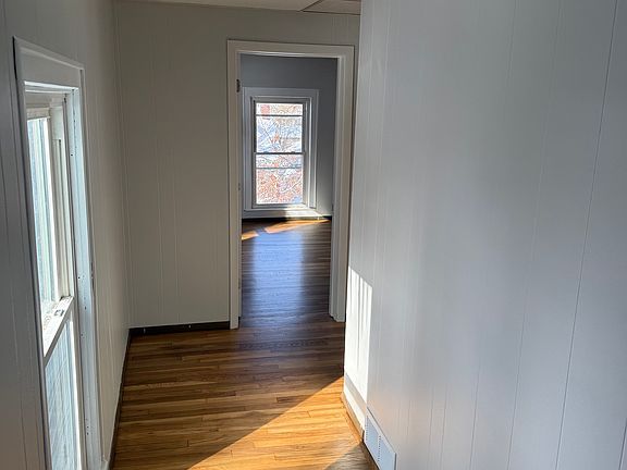 hallway to bedroom 1 and 2