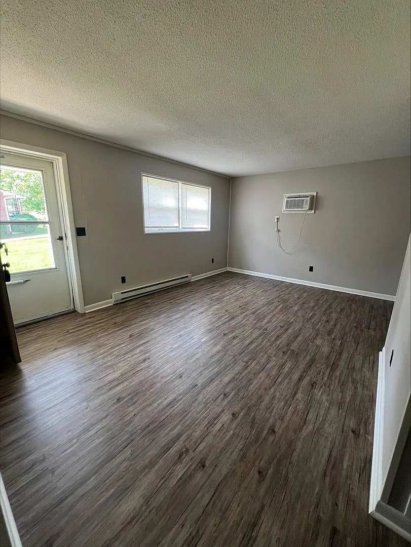 Brookhaven Apartments — Photo 3