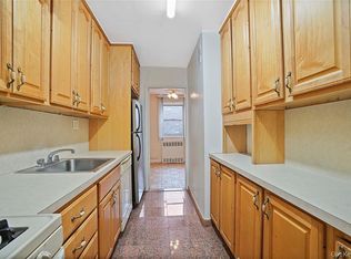 151-31 88th St #1B, Howard Beach, NY 11414