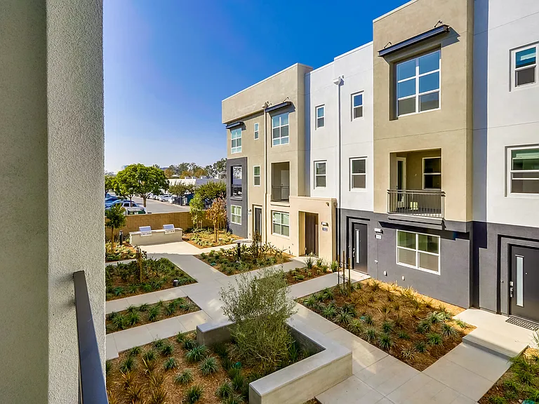 2316 Synergy Dr — Photo 21
