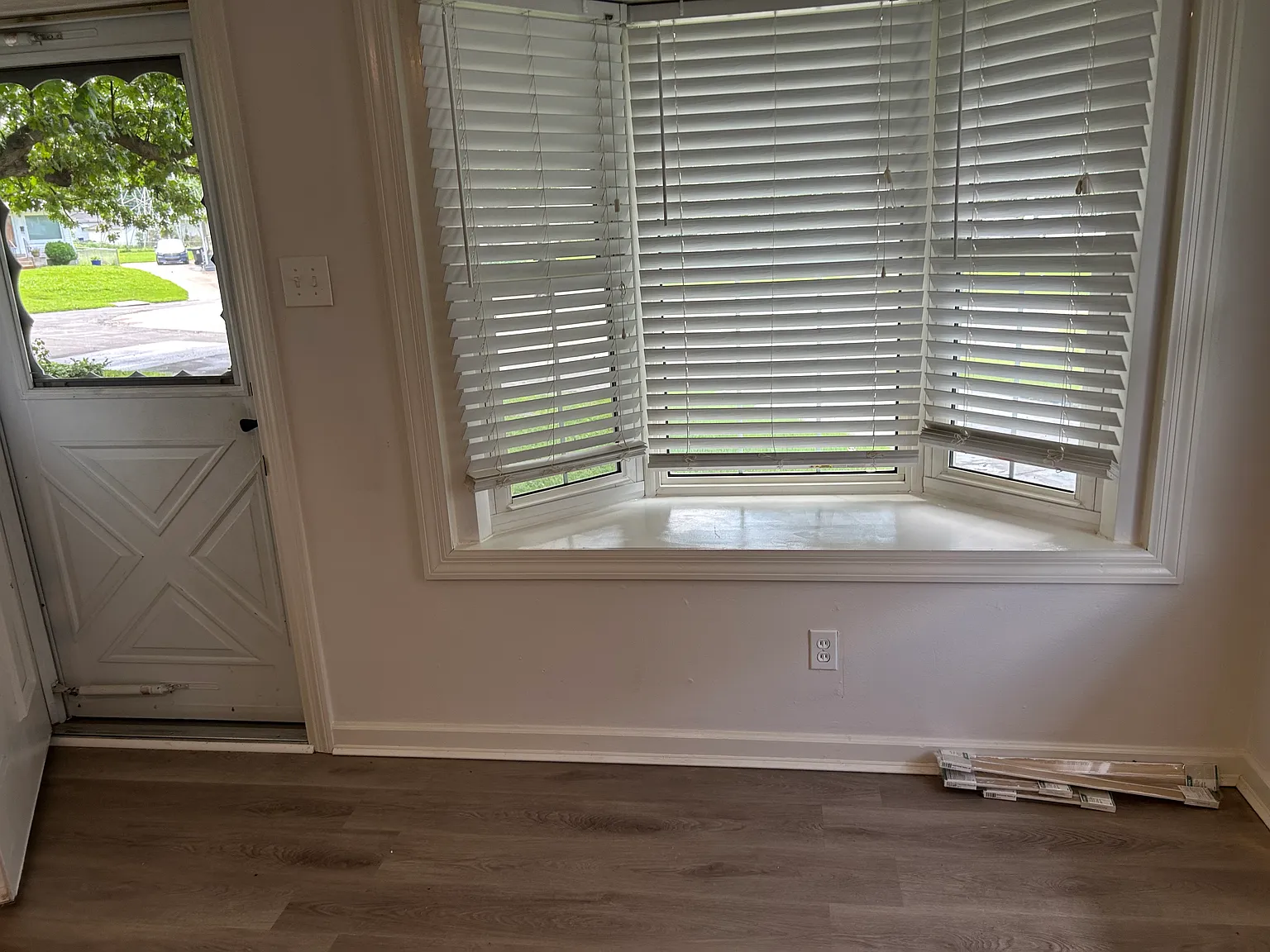 279 Elmdale Ct — Photo 3