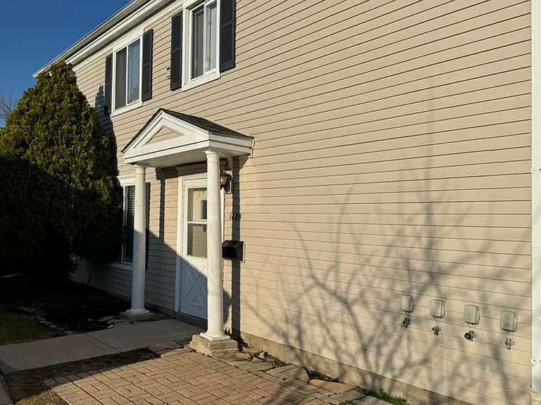 1485 Quaker Ln #116D — Photo 2