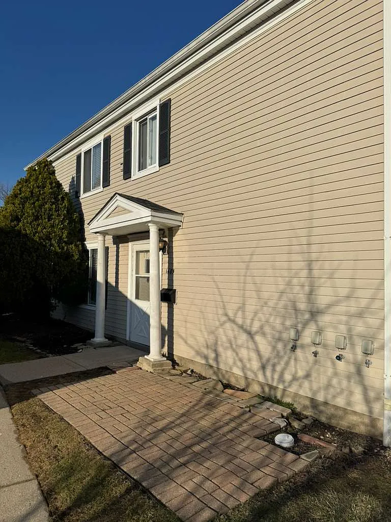 Building Photo - 1485 Quaker Ln #116D