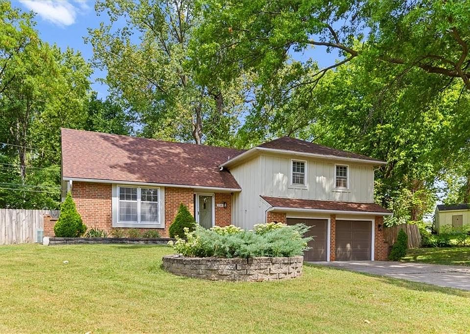 1st image of 6812 Wildwood Dr