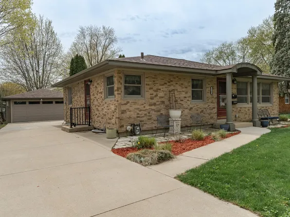 1706 Cascade St NW, Rochester, MN 55901
