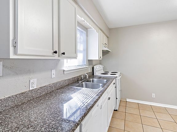 4th image of 1702 Longview St #2