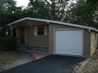 1005 10th St SW, Largo, FL 33770