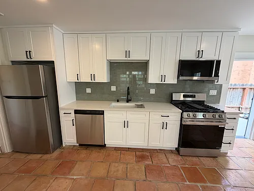3042 E Vista St #3042 Photo 1