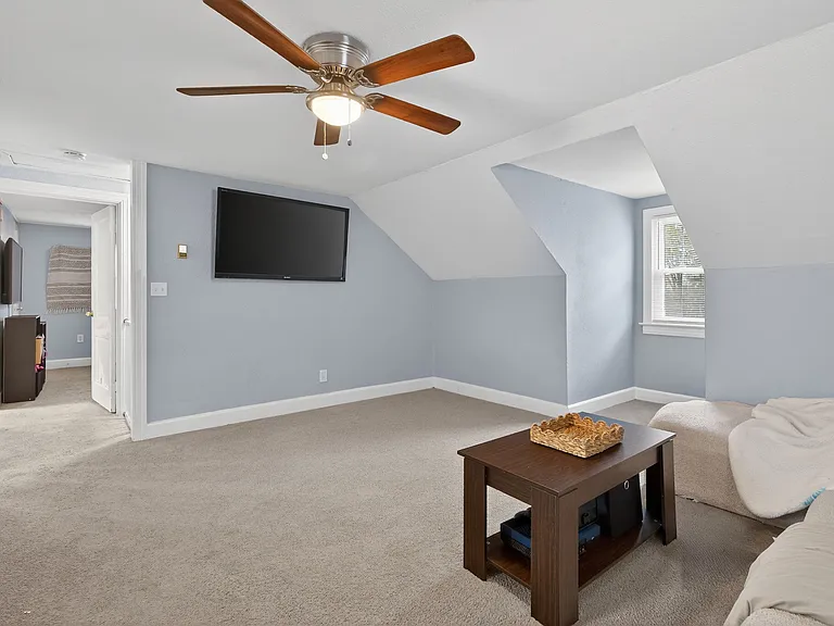 121 W Government Ave #B — Photo 9