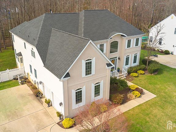 4th image of 9 Stonegate Dr