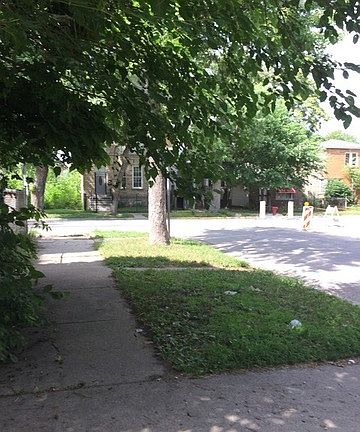 5th image of 7302 S Kenwood Ave