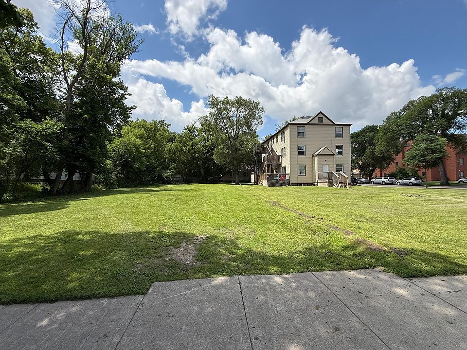 1st image of 305 University Dr S