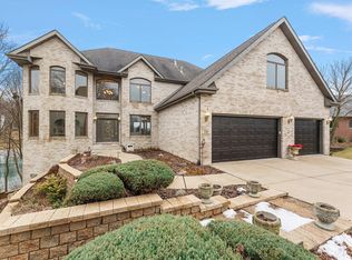 730 Cirque Ct, Crown Point, IN 46307