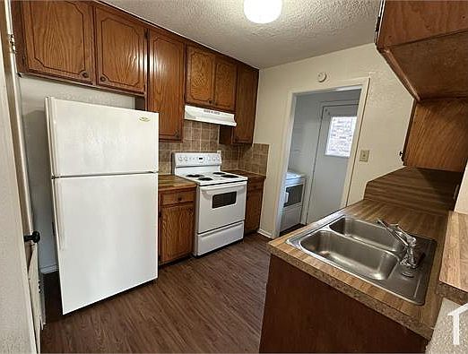 1st image of 2717 W Shaw St