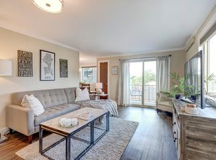 1717 N 35th St APT 6, Seattle, WA 98103