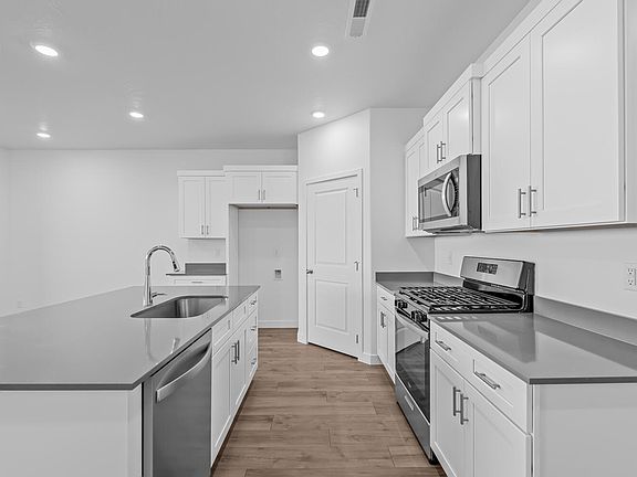 4th image of 3542 E Stillwater Ln #4025