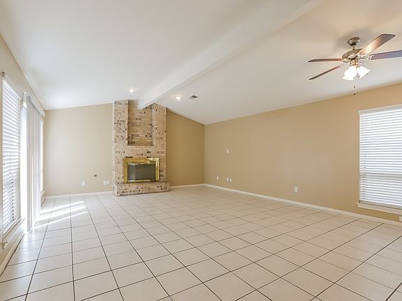 4th image of 6014 Maywood Forest Dr