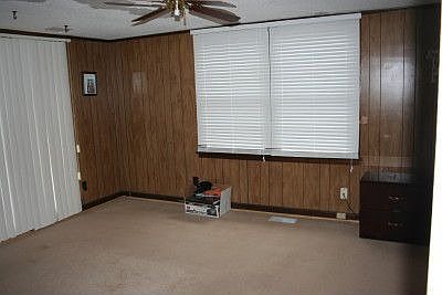 One Masterbedroom